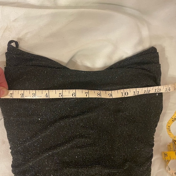 Women’s black gown, fits a size 6, floor length with train. - Picture 8 of 10